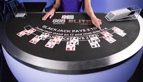 Antarmuka permainan Three Card Poker di jabrik 4d dengan dealer langsung dan kartu berkualitas tinggi